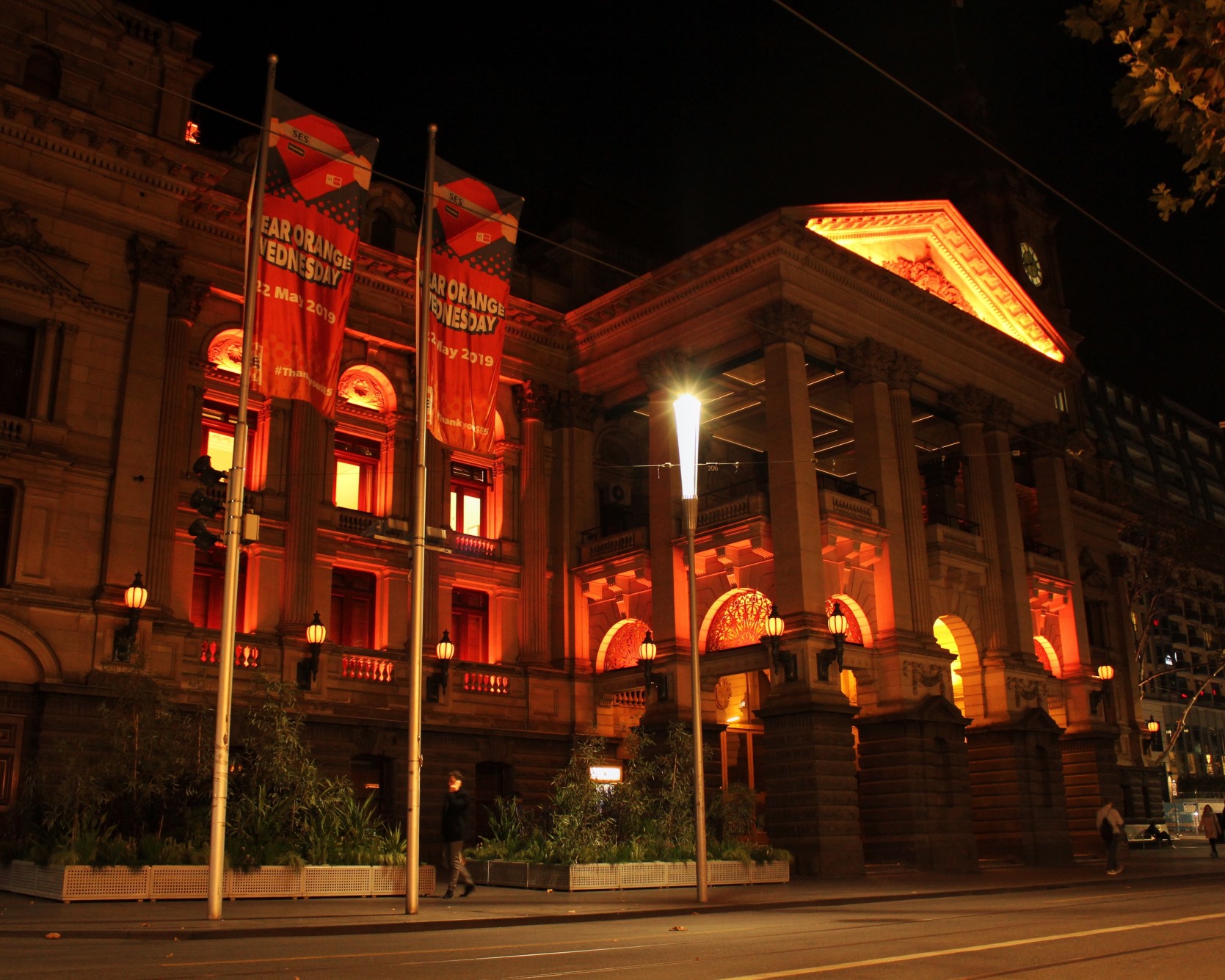 Melbourne Town Hall light up