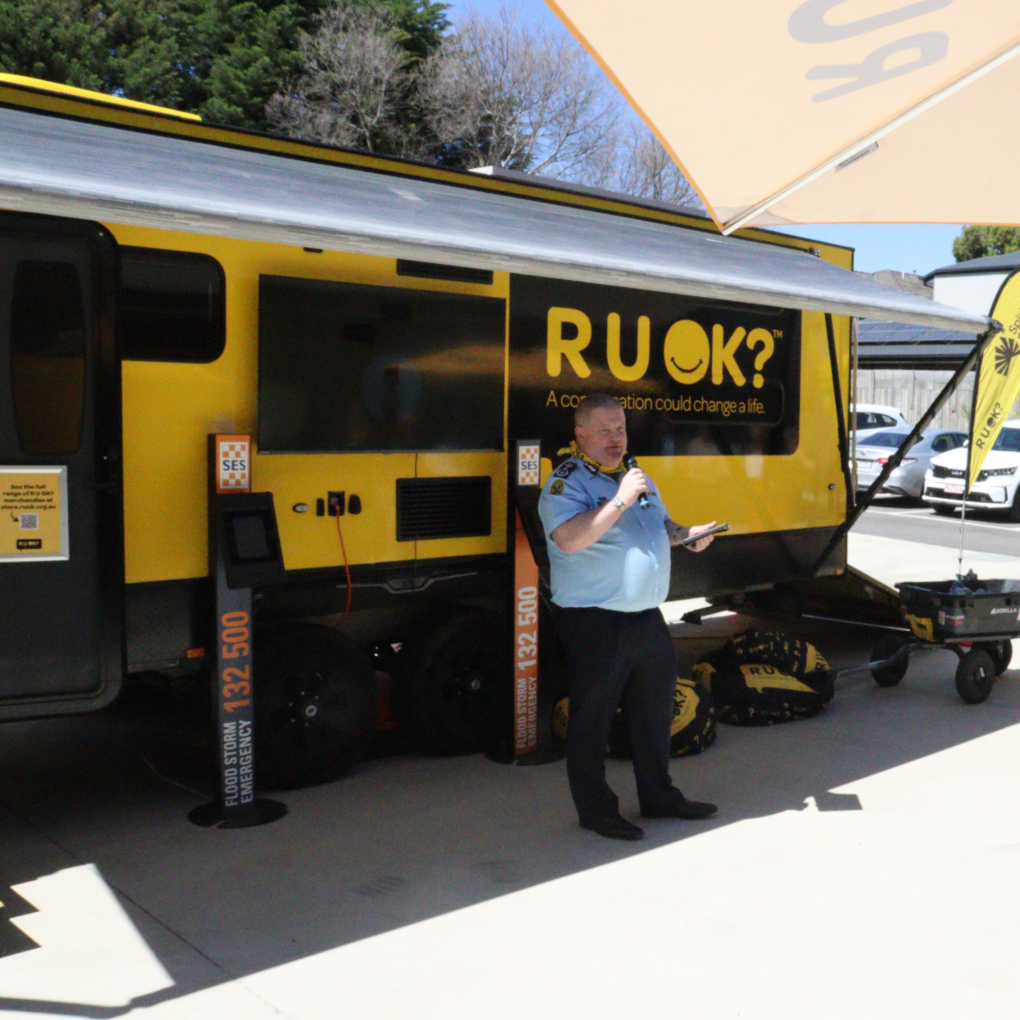 VICSES Chief Officer Operations Tim Wiebusch addresses the crowd at VICSES Heidelberg Unit for the R U OK? Conversation Convoy on 9 October.